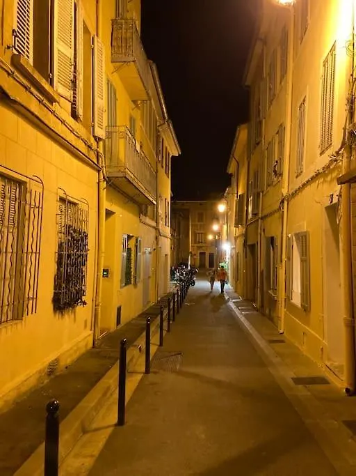 T2 Calme Centre Historique Aix En Pce Lägenhet Aix-en-Provence Frankrike